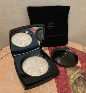 Chanel Camelia De Plumes Highlighting Illuminating Powder 0.28oz Sold OUT LTD - Picture 1 of 4