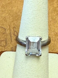 Vintage Women's Emerald Cut Zircon Gemstone Sterling Silver Ring Size 7 4479 - Picture 1 of 6