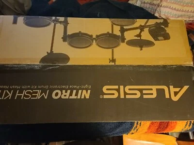 Kit de malla Alesis Nitro - Kit de batería electrónica de ocho piezas con cabezales de malla Foto 1 de 4
