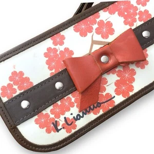 Cartera de moda K. LIANNA LITTLEARTH de cuero floral con lazo en flor de cerezo iluminada con muñecas - Imagen 1 de 7
