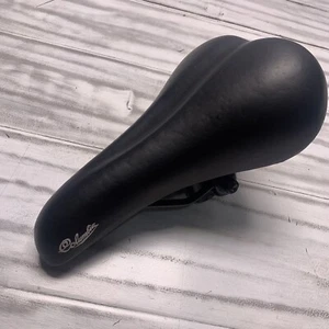 Columbia Bicycle Seat - NEW - Picture 1 of 3
