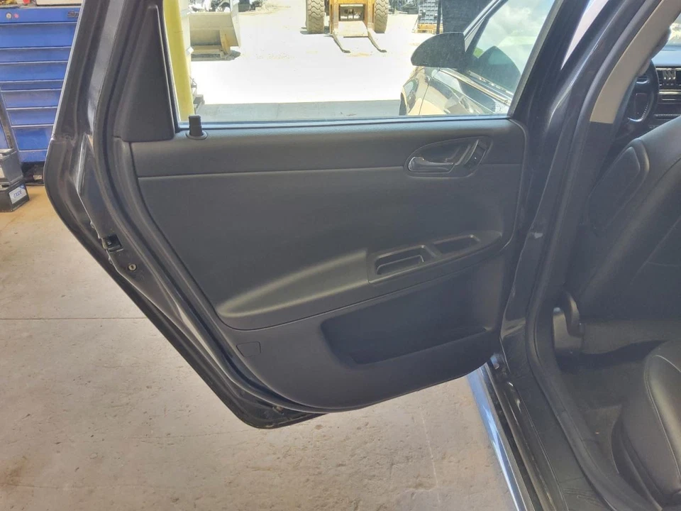 IMPALA    2014 Door Trim Panel Rear 446611 - Изображение 1 из 1