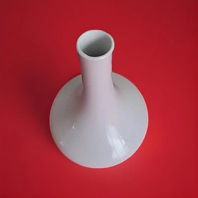 Jarrón vintage de porcelana blanca - por diseño Nueva Orleans - cerámica decorativa  Foto 1 de 4