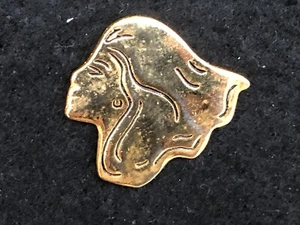 c pins pin ENAMEL FEMME SEXY PIN-UP - Picture 1 of 1