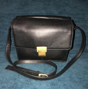 Vintage Black Tignanello Multi Pocket Crossbody Handbag Great For Travel - Picture 1 of 12
