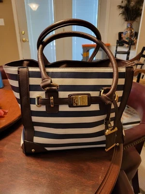 Bulldog Concealed Carry Purse Tote - Image 1 of 4