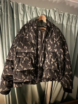 True Riligion Men’s Puffer Jacket Size XL Camo - Image 1 of 4