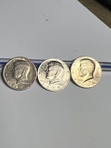 3 Kennedy Half Dollars nicely toned 1971 (1), 1976 (1), 1978 (1) - Picture 1 of 3