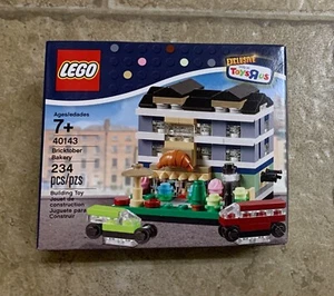 LEGO (40143) Bricktober Bakery - 2015 Toys R Us Exclusive - NISB! - Picture 1 of 7