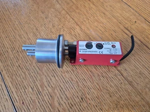LEUZE ELECTRONICS ILVS 19/4 FIBER OPTIC SENSOR W NW 40 VACUUM FEEDTHROUGH - Picture 1 of 4
