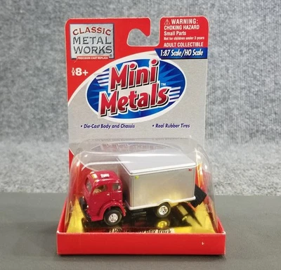 MINI METAL HO 1:87 1953 WHITE 3000 BOX TRUCK CLASSIC METAL WORKS DIECAST IOP RED - Image 1 of 4