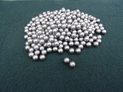 300 8.2mm approx round lead balls catapult  slingshot ammo - Image 1 of 2