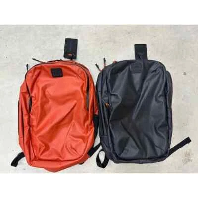 Mochila SIMMS Tailwind negra/simms naranja Foto 1 de 3