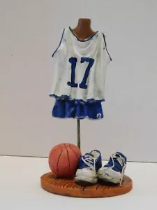 Statuetta uniforme basket ingranaggio - Foto 1 di 5