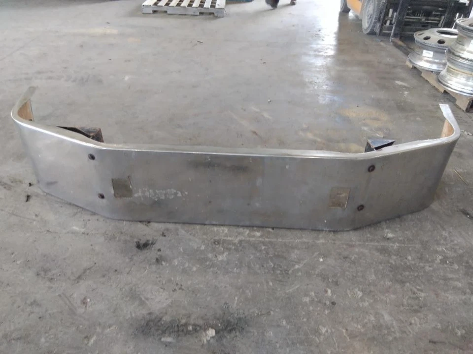 PETERBILT 386 BUMPER ASSEMBLY FRONT 3830928 Foto 1 de 4