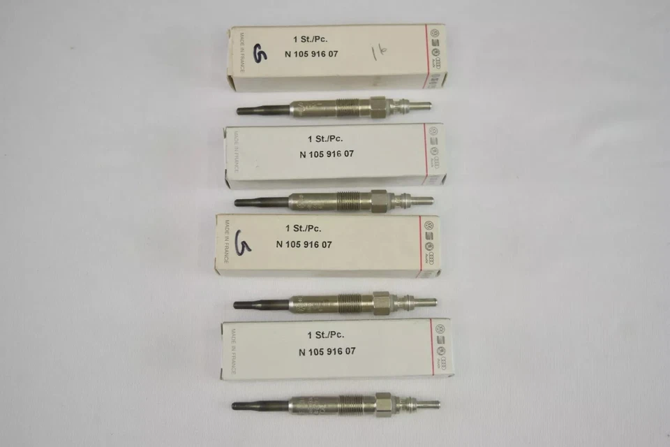 GENUINE Volkswagen Glow Plug Set 4 x N10591607 For Touareg 2005-2008 OEM - Image 1 of 1