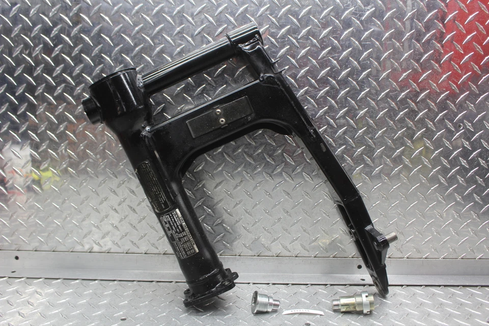 2002 年 HONDA VTX1800S SPOKE REAR SWINGARM SUSPENSION ARM — 第 1/4 张图片