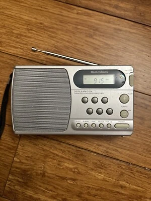 Radio Shack 12/898 AM/FM PLL Synthesized Receiver Digital Alarm Clock Used. - Image 1 of 4