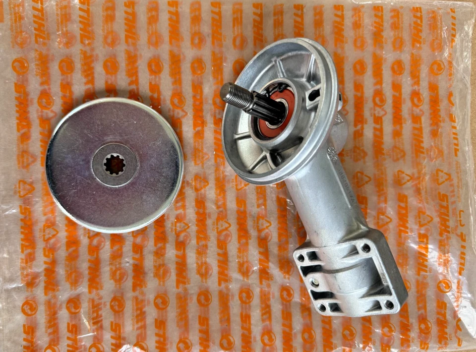 OEM NEW STIHL FS91R FS94 FS94R FS111 FS111R TRIMMER GEAR BOX HEAD 4180 641 0304 - Image 1 of 4