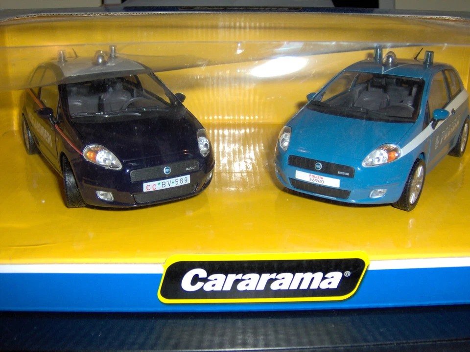Fiat Grande Punto Polizia + Fiat Grande Punto Carabinieri Cararama 1:24 - Immagine 1 di 1