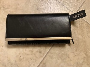 apt 9 wallets