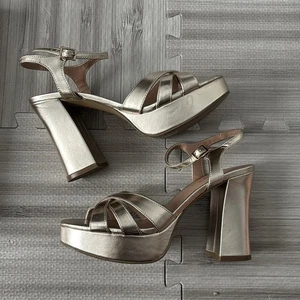 Wild Pair women's platform gold heels Sz 7 - Picture 1 of 11