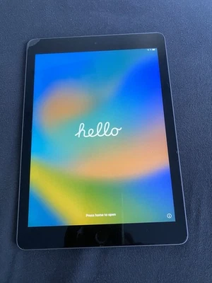 Apple iPad 6.Gen. 32GB, WiFi (Ohne Simlock), 9.7 Zoll - Space Grau - Bild 1 von 4