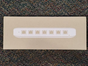 Ubiquiti UniFi Switch Ultra 8-Port Compact PoE Switch (USW-Ultra) (42W) - NEW - Picture 1 of 4
