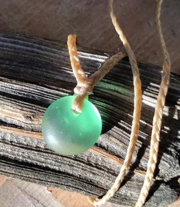 Sea Glass Necklace Bright Peridot Green Casual Braid Button Toggle Clasp - Picture 1 of 7
