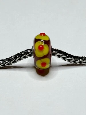 Trollbeads único, púrpura, floral Foto 1 de 4