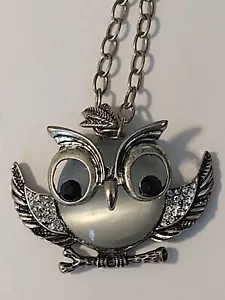 Owl Charm Pendant Fashionable Necklace - Abalone White gem body - 18" Chain - Picture 1 of 5