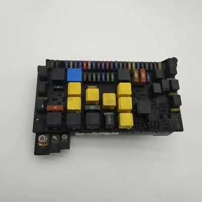 1998 MERCEDES ML 320 W163  Main Fuse Box Relay Control Module 1635450005 - Image 1 of 4