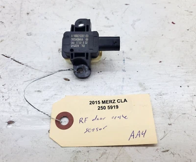 Mercedes CLA250 C117 2014-2019 OEM SENSOR DE CHOQUE PUERTA DELANTERA DERECHA Foto 1 de 4
