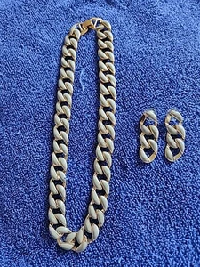 Vintage Light Green Large Link Necklace 8-1/2" with Matching Earrings - Picture 1 of 2