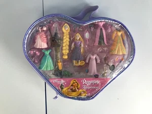 Disneyland Paris Fashion set TANGLED RAPUNZEL Polly pocket style doll - Picture 1 of 3