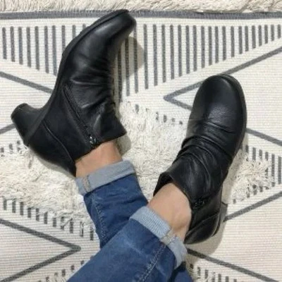 Cobb Hill Laurel Rivet Boots Ankle Booties Size 7 Black Leather Comfort NEW - Image 1 of 4