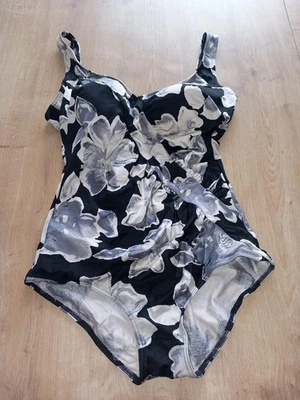 Badeanzug Gepolstert GR:  42 C Cup - Bild 1 von 2