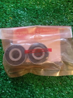 Bujes de montaje OEM Honda Elite Dio Af16 Af18 vendidos como un conjunto Dd50 Kymco o Sym  Foto 1 de 3