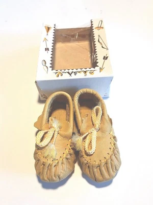 Mocasines de bebé de cuero vintage Eugene Cloutier Laurentian Chief talla 4 de colección  Foto 1 de 4