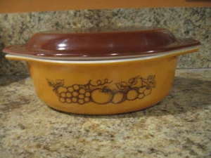 Vintage Pyrex Old Orchard 043 Oval Casserole Dish w/ Lid Tan Brown Fruit Pattern - Picture 1 of 12