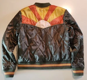 Chaqueta Bomber Vintage Años 70 Clásica Rock Couture Sol Naciente Satinado Verde Oliva - Imagen 1 de 10
