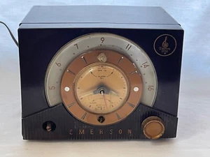 Radio Reloj Despertador Serie Emerson 724 FUNCIONANDO pero Podría Usar Servicio - Imagen 1 de 11