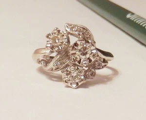 Beautiful 7 VS2 Diamond 14K White Gold Ring Size 7.25 Floral Design - Picture 1 of 10
