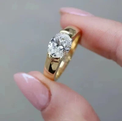 2 Ct Oval Cut Simulated Diamond Bezel Set Solitaire Ring 14k Yellow Gold Plated Foto 1 de 4