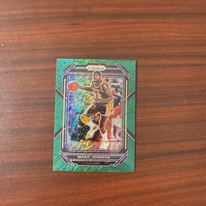 2022-23 Prizm Magic Johnson Green Shimmer Prizm FOTL 1/5 SSP #276 - Picture 1 of 3