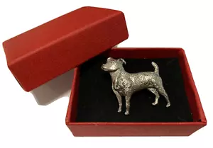 JACK RUSSELL TERRIER PIN DE PELTRE INSIGNIA BROCHE SOLAPA CAJA DE REGALO CUMPLEAÑOS NAVIDAD - Imagen 1 de 4