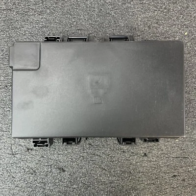 Caja de fusibles Jeep Grand Cherokee - Módulo de distribución de energía P68425203AB OEM Foto 1 de 4