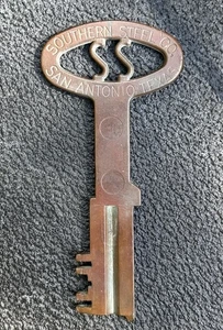 Vintage obsolete SOUTHERN STEEL CO-SAN ANTONIO, TEXAS Prison Jail brass cell key - Picture 1 of 3