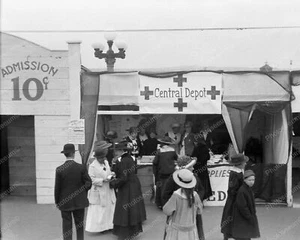 Red Cross Central Depot 1918 Vintage 8x10 Reimpresión De Foto Antigua - Imagen 1 de 1