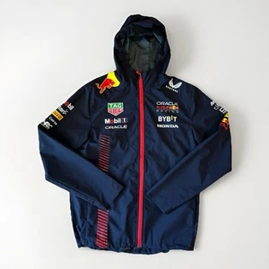 Castore Red Bull Racing F1 2023 Team Rain Jacket *Stain Men’s USA Small - Picture 1 of 6
